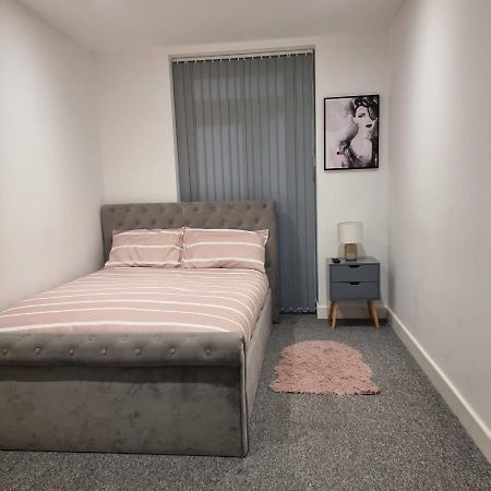 Classic 2 Bed Apartment In Oldkent Road London Exterior photo